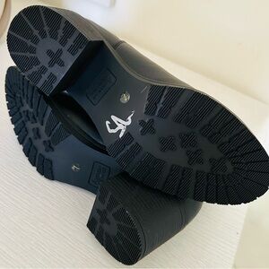 Stylish Black Women's Winter Boots